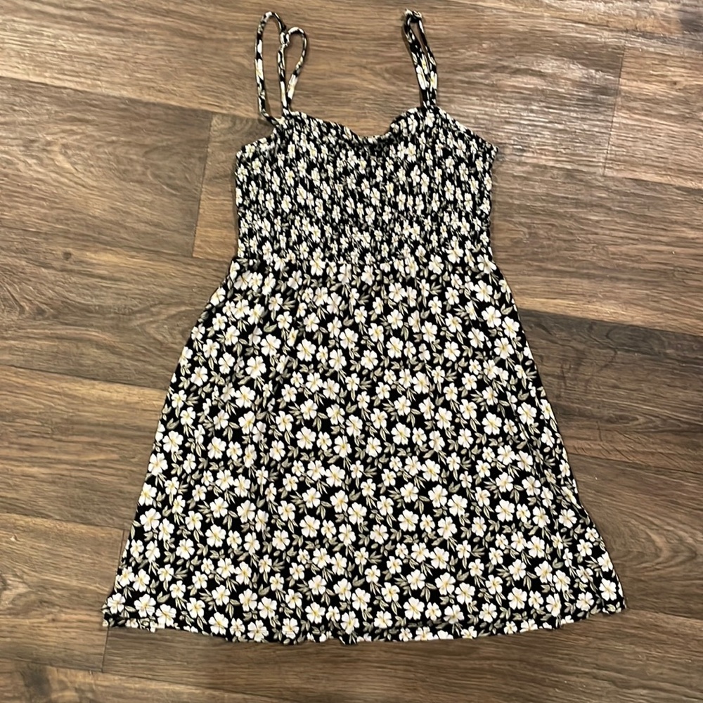 Forever 21 flower sun dress with Adjustable Straps- Size M